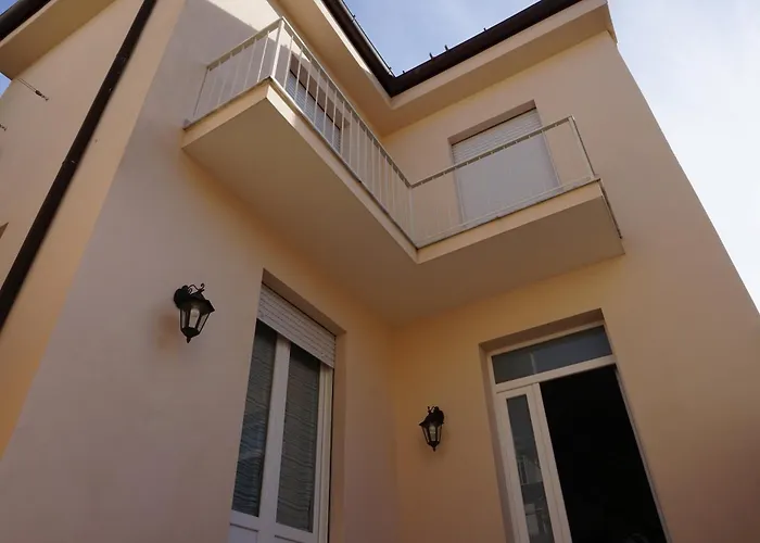 Sweet Home Viareggio, 5 Minuti Dal Mare 900 Mt Dalla Stazione